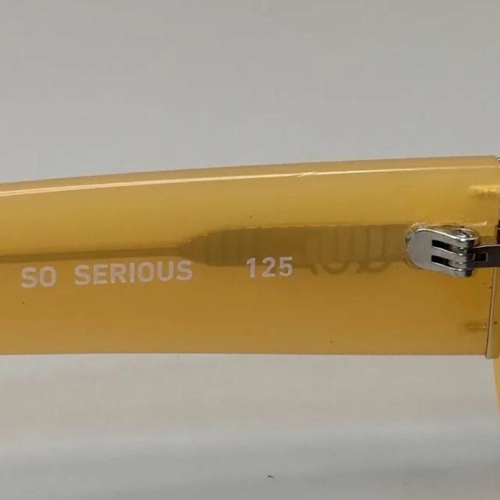QUAY PARIS SO SERIOUS YELLOW SMOKE SUNGLASSES 😎 - Picture 6 of 10